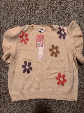 NWT boutique Gilli Cream Short-Sleeve Floral Knit Sweater medium